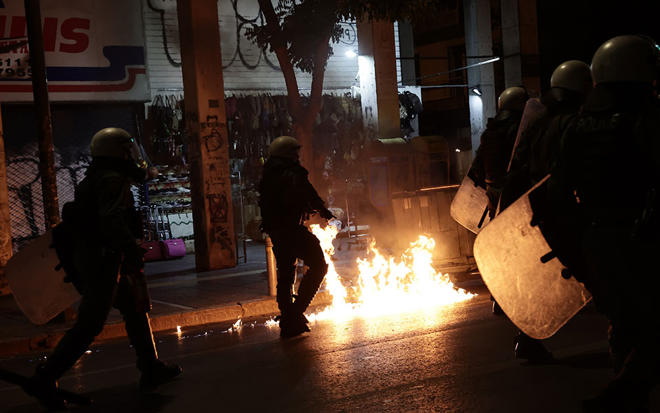 Επεισόδια μετά την πορεία προς το Α.Τ. Ομόνοιας-2