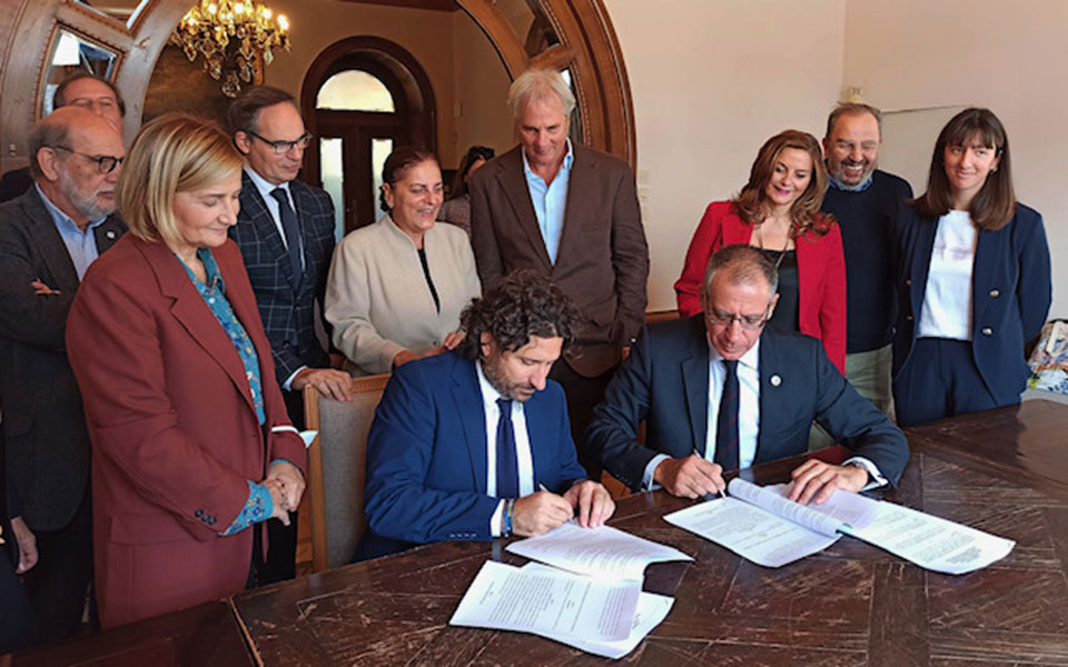 σύμφωνο-συνεργασίας-μεταξύ-περιφέρε-562103152