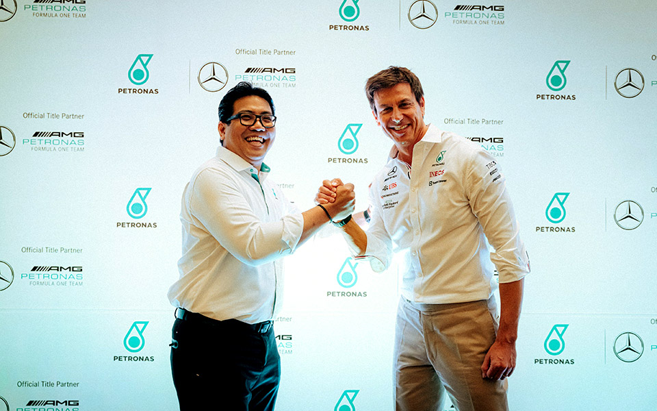 mercedes-και-petronas-συνεχίζουν-μαζί-και-μετά-το-2026-562073578