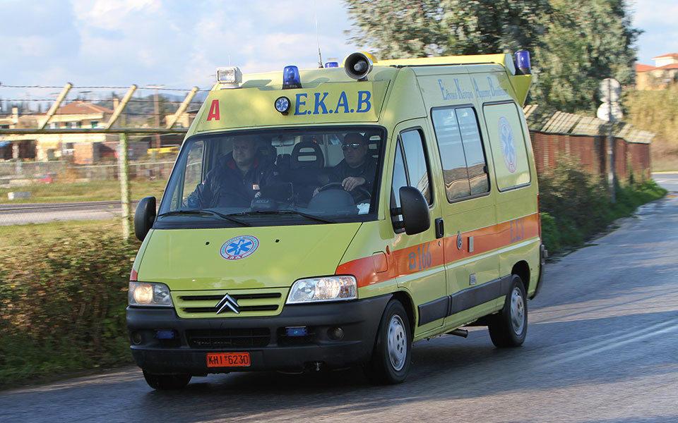 φωκίδα-ένας-νεκρός-και-δυο-εγκλωβισμέ-562077550