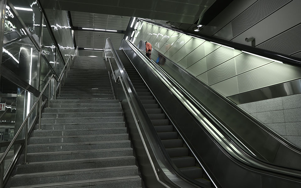 άγνωστοι-έσπασαν-ακυρωτικά-μηχανήμα-562106113