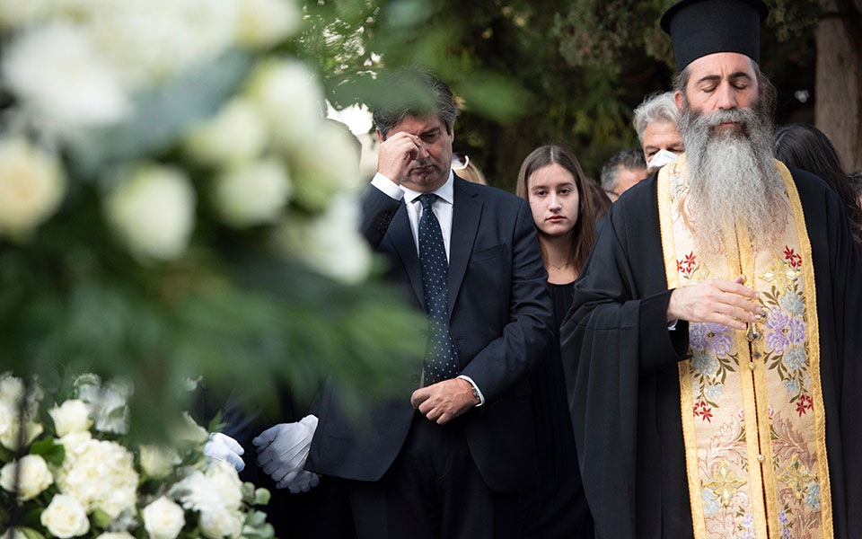 συγκίνηση-στο-μνημόσυνο-της-φώφης-γεν-562105834