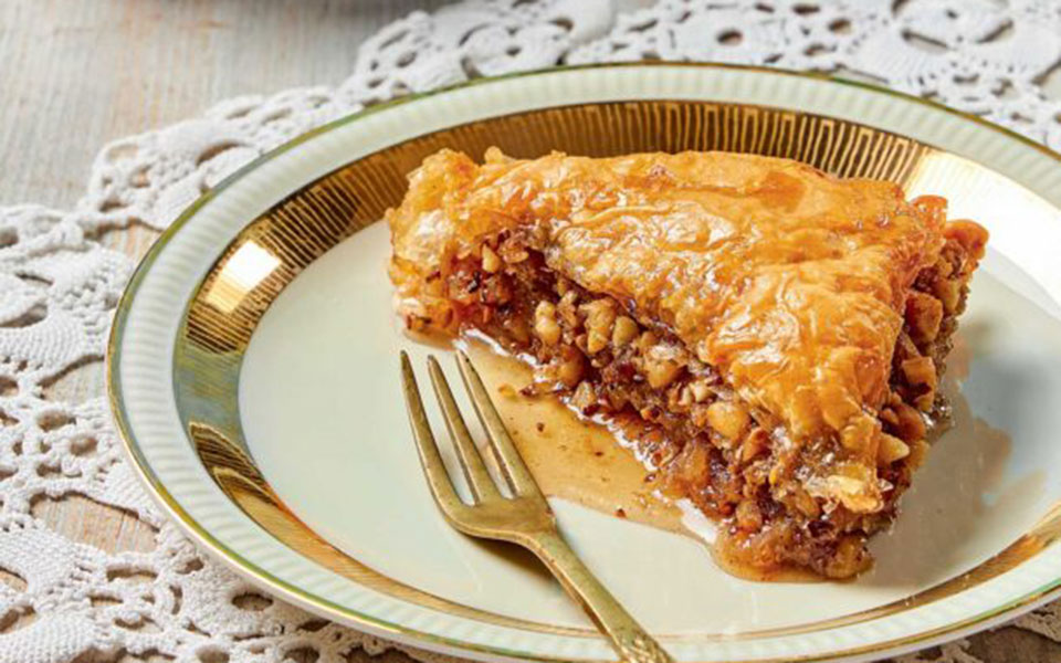 μπακλαβάς-10-συνταγές-για-όλα-τα-γούστα-562094911