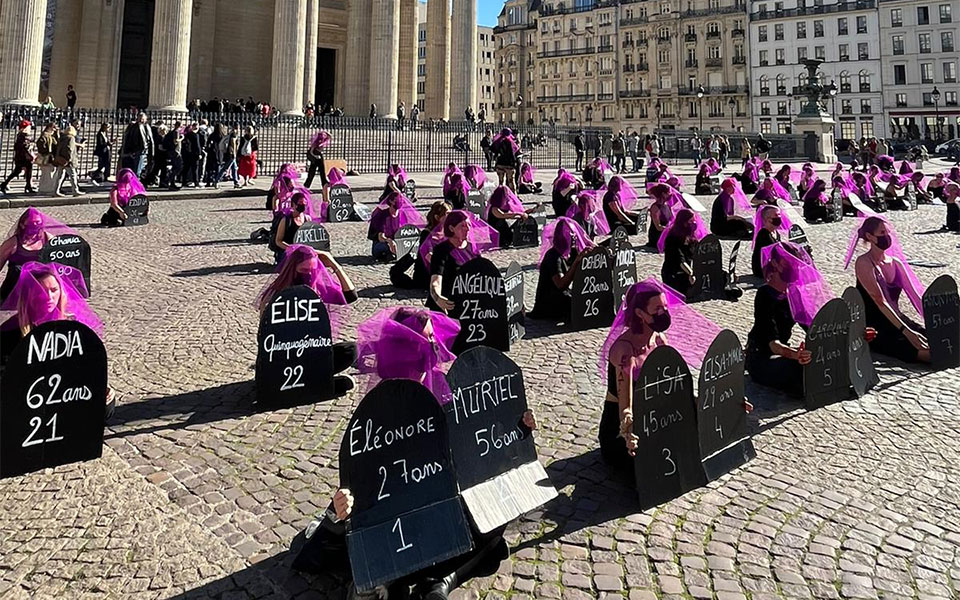 παρίσι-κινητοποίηση-γυναικών-με-αφορ-562084438