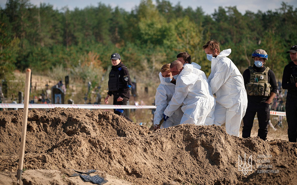 οι-ουκρανικές-αρχές-εντόπισαν-ομαδικ-562083313