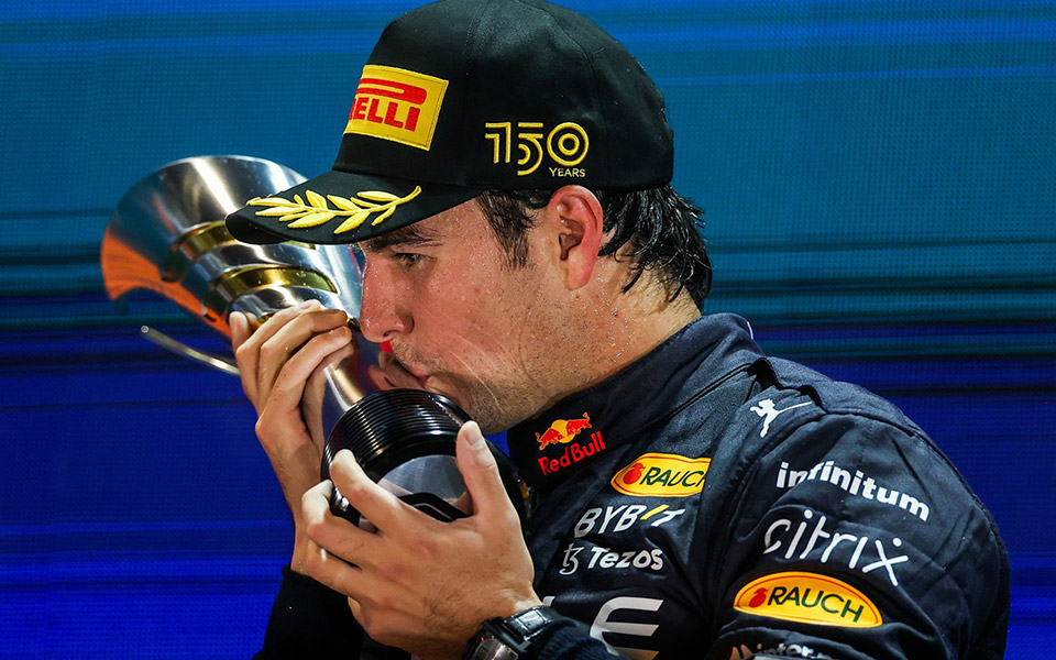 νικητής-ο-πέρες-στη-σιγκαπούρη-562073593