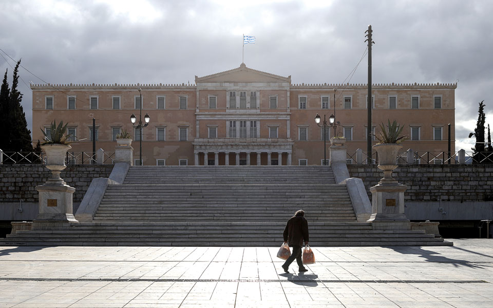 η-ελλάδα-στην-εποχή-των-ταυτόχρονων-απ-562072498