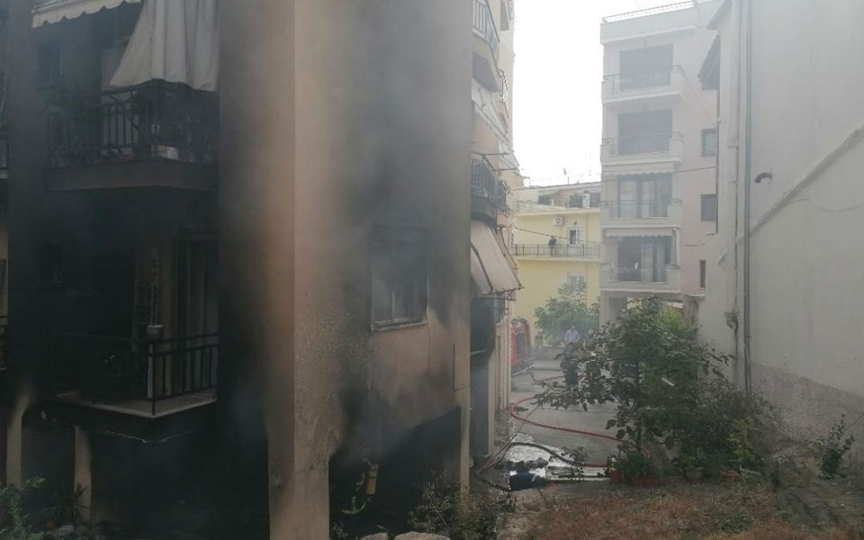 καβάλα-φωτιά-σε-πυλωτή-πολυκατοικίας-562111651