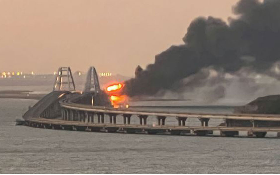 παίζοντας-ρώσικη-ρουλέτα-με-τα-πυρηνι-562083544