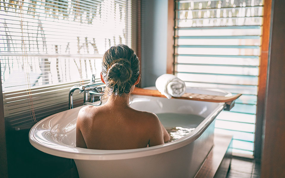 μπείτε-στη-μπανιέρα-ωφελεί-την-υγεία-σ-562090144