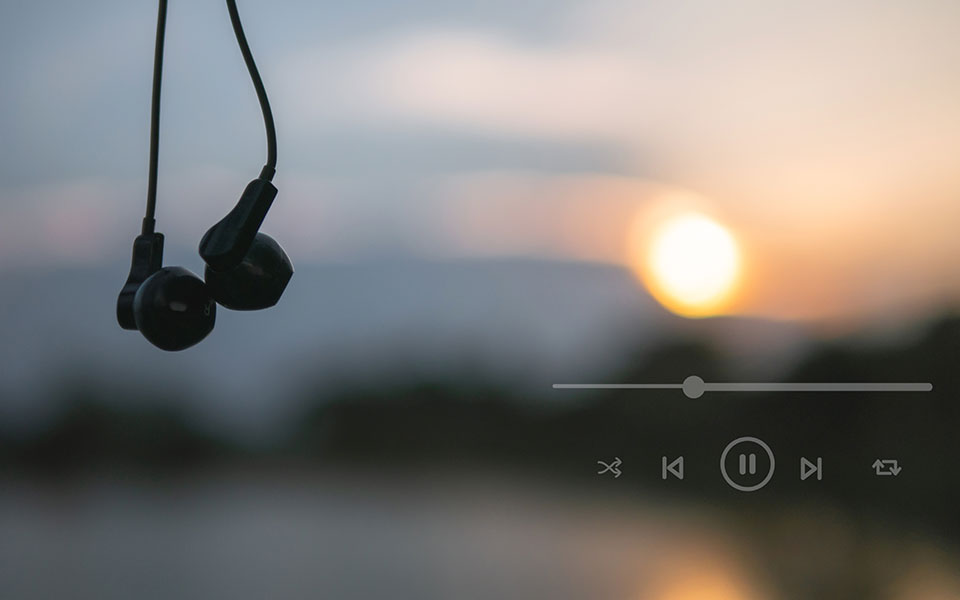 τι-μουσική-ακούει-μια-λυπημένη-γοργόν-562077436