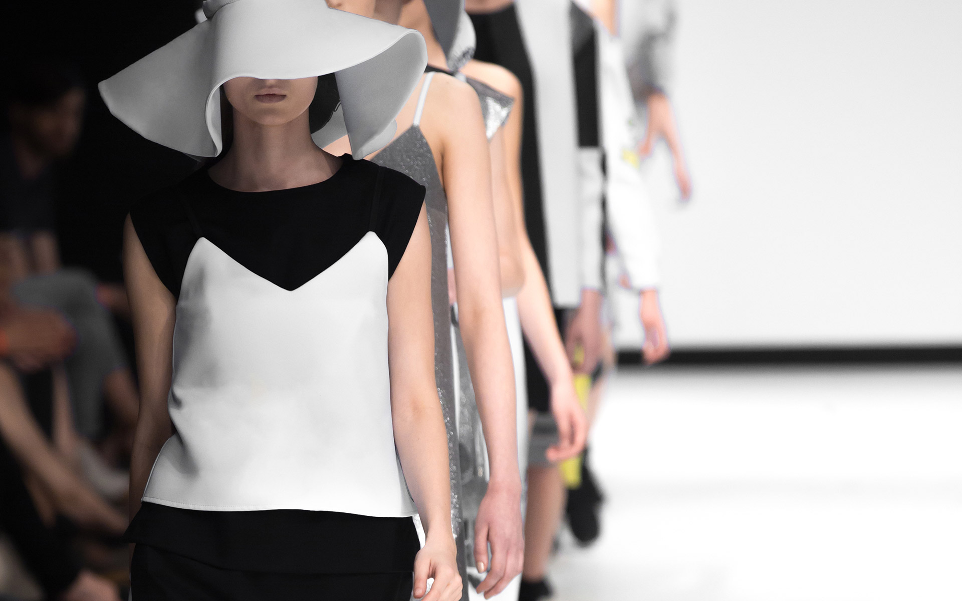 η-καλιφόρνια-θα-απαγορεύσει-τη-χρήση-pfas-562080964