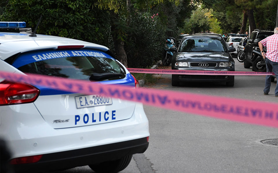 χειροπέδες-σε-41χρονο-για-ασέλγεια-σε-βά-562073977