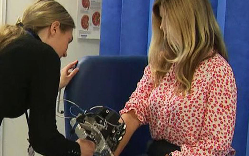 πρωτοποριακή-συσκευή-διάγνωσης-καρκ-562075264