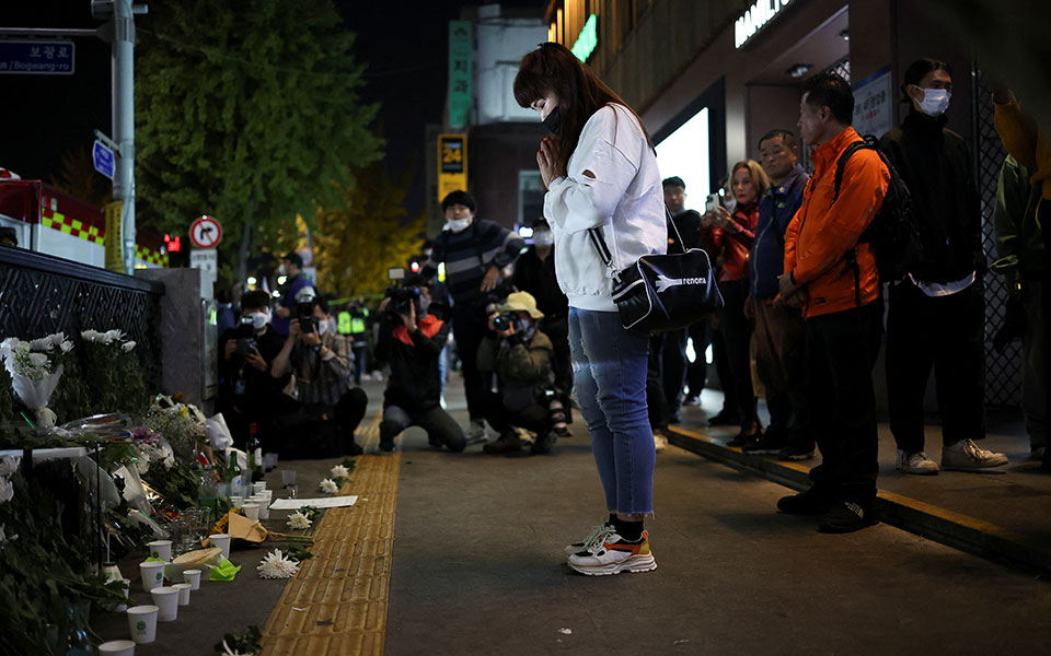 Νότια Κορέα: Βαθιά οδύνη για τα θύματα της τραγωδίας – Η χώρα ζητά απαντήσεις-1