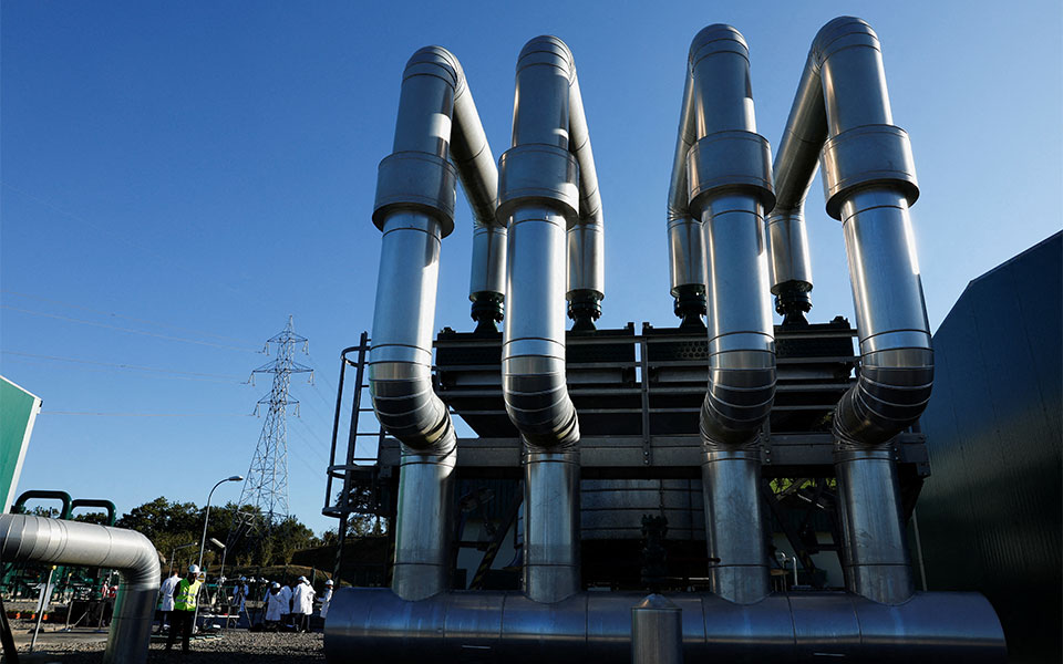 κάτω-από-1-δολάριο-το-ευρώ-και-το-2023-562072828