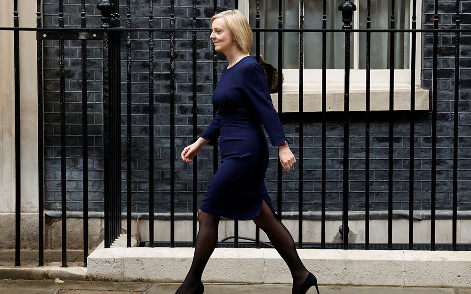 βρετανία-νέα-αποχώρηση-υπουργού-της-τ-562099585