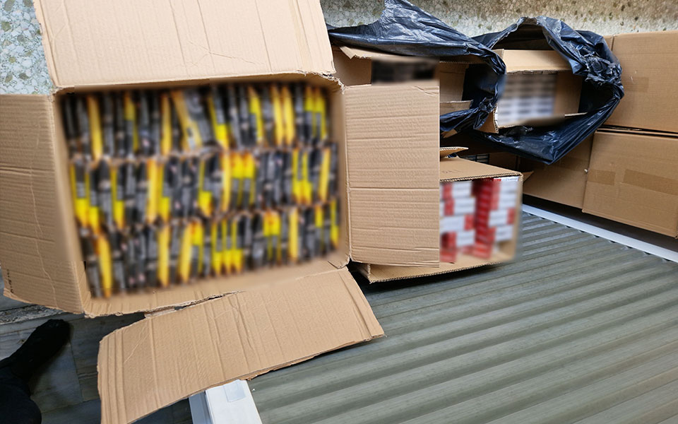 κερατσίνι-σύλληψη-δύο-ανδρών-για-εμπο-562109911