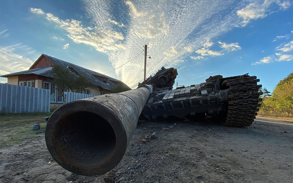 γαλλία-τα-βραβεία-μπαγιέ-τίμησαν-πολε-562083883