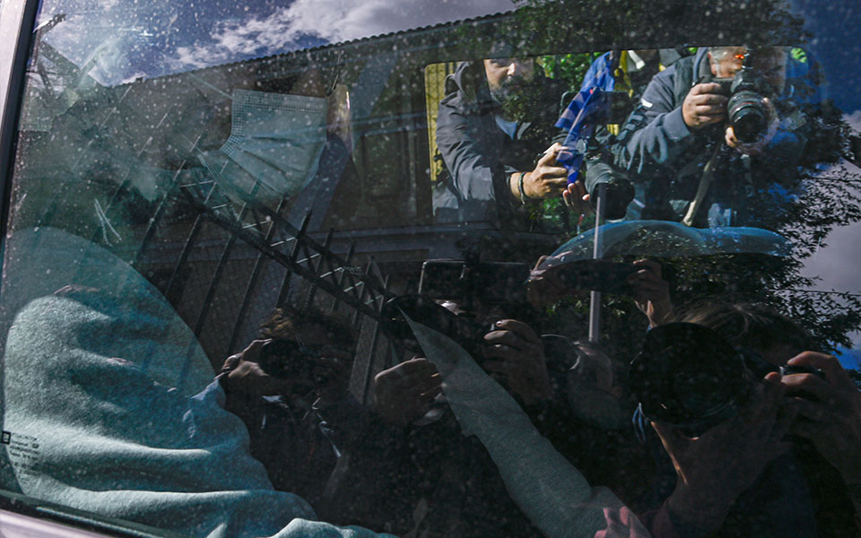 κολωνός-στο-μικροσκόπιο-της-ελ-ασ-οί-562097110