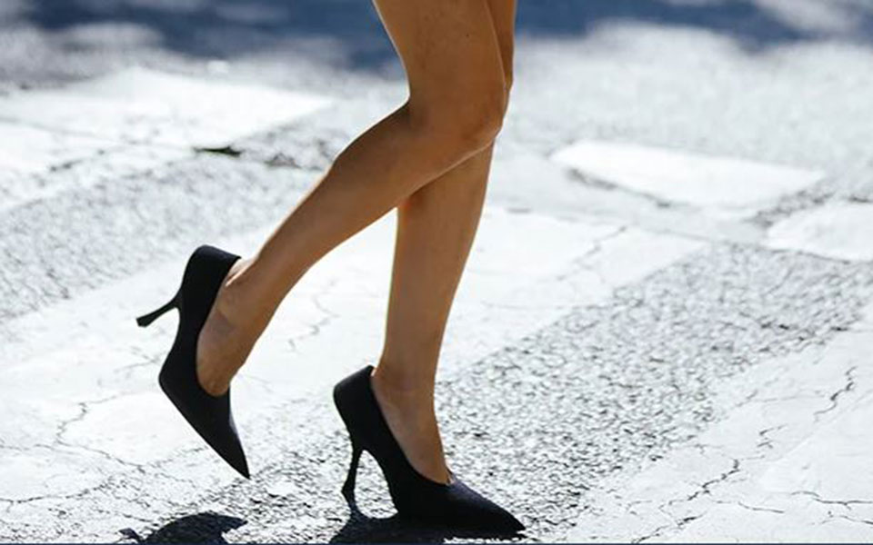 τα-6-απαραίτητα-παπούτσια-του-φθινοπώρ-562087225