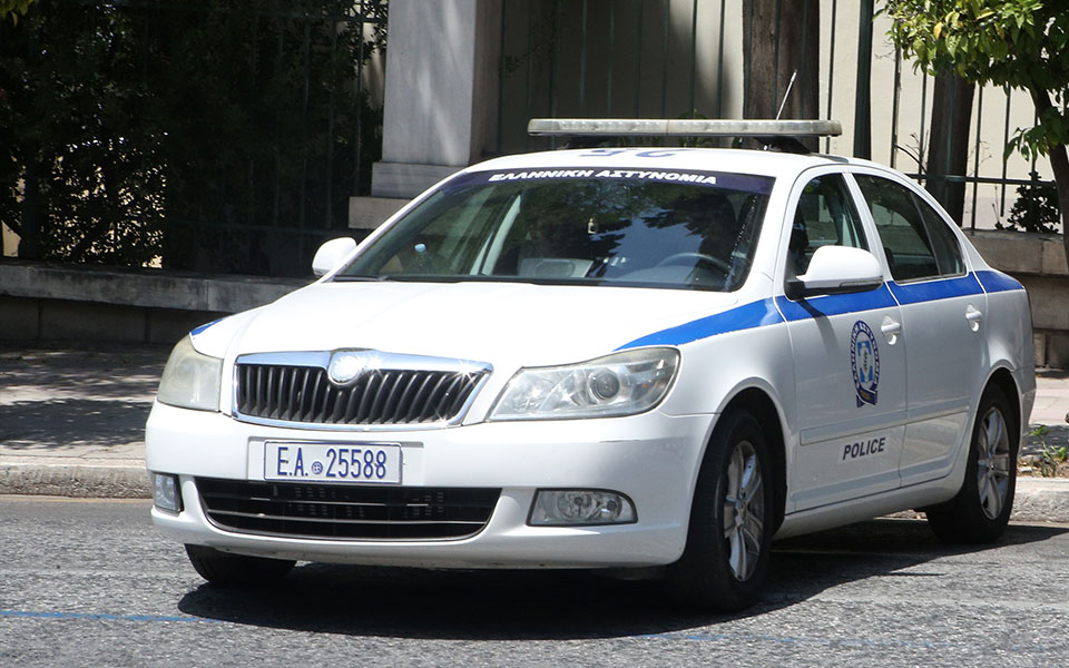 βόλος-εξαπάτησαν-ηλικιωμένο-και-του-α-562080775