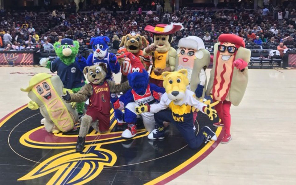 η-μασκότ-του-νβα-με-ετήσιο-μισθό-625-000-δολά-562074289