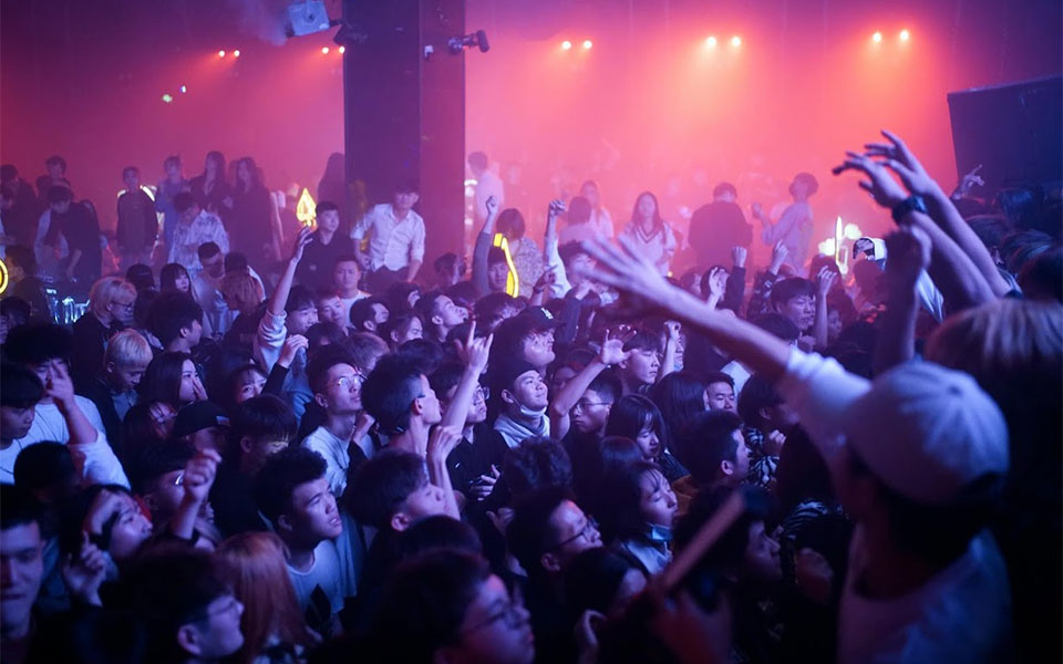 χορός-και-σερφ-με-συνταγή-γιατρού-562109992