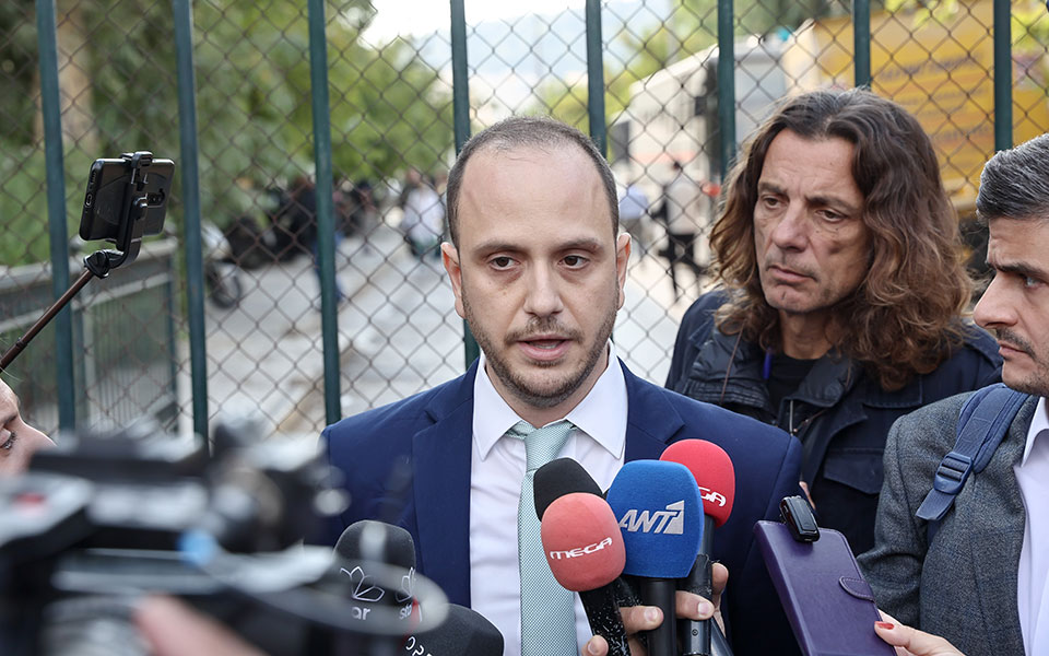 Κολωνός: Πώς φτάσαμε στις συλλήψεις – Τα εμβάσματα και οι 600 σελίδες συνομιλιών-2