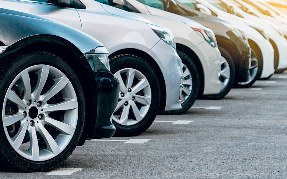 ο-πληθωρισμός-φρενάρει-τις-δαπάνες-τω-562117123