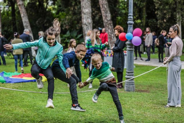 Όταν ο κήπος του Προεδρικού Μεγάρου αντήχησε από παιδικές φωνές-2