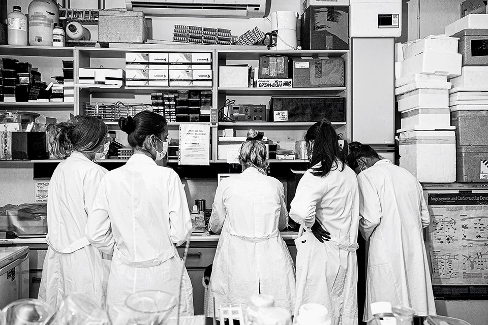 Η πανεπιστημιακή κοινότητα αφυπνίζεται-3