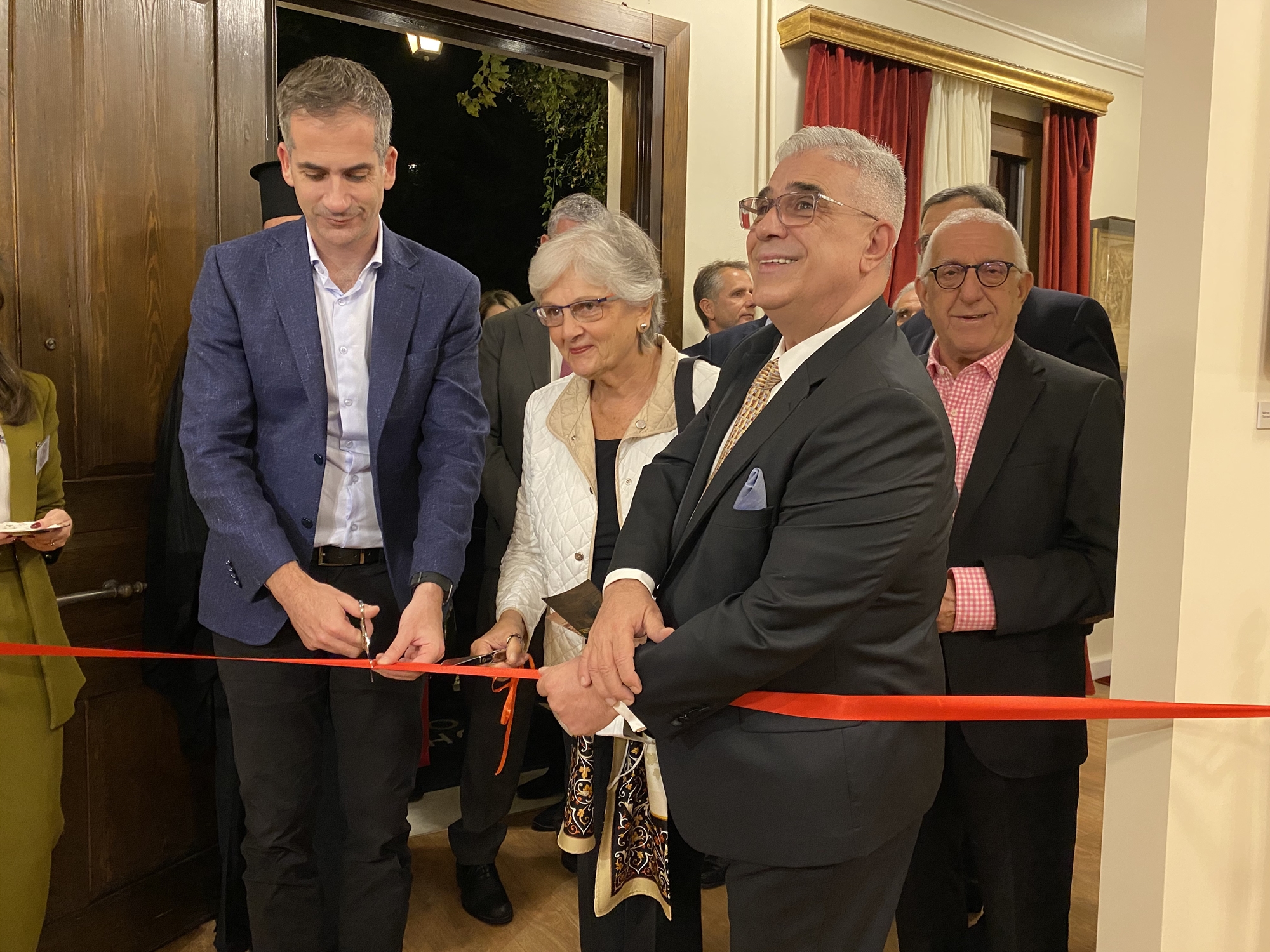 το-αθηναϊκό-μουσείο-στην-πλάκα-έλαβε-σ-562121869