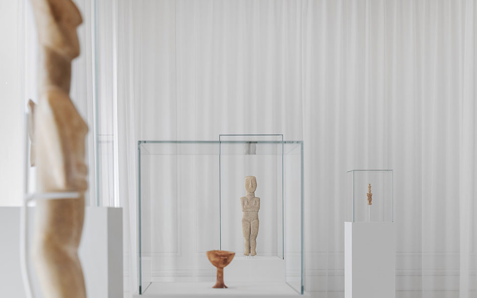 ειδώλια-της-συλλογής-στερν-στο-μουσεί-562119208