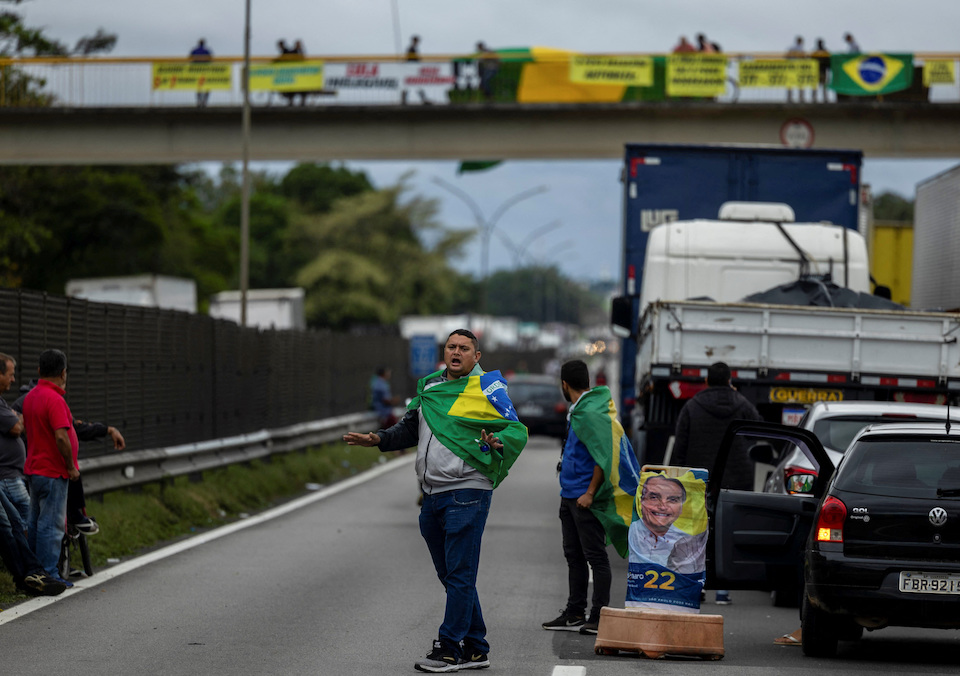 βραζιλία-ο-μπολσονάρο-παραμένει-σιωπ-562117738