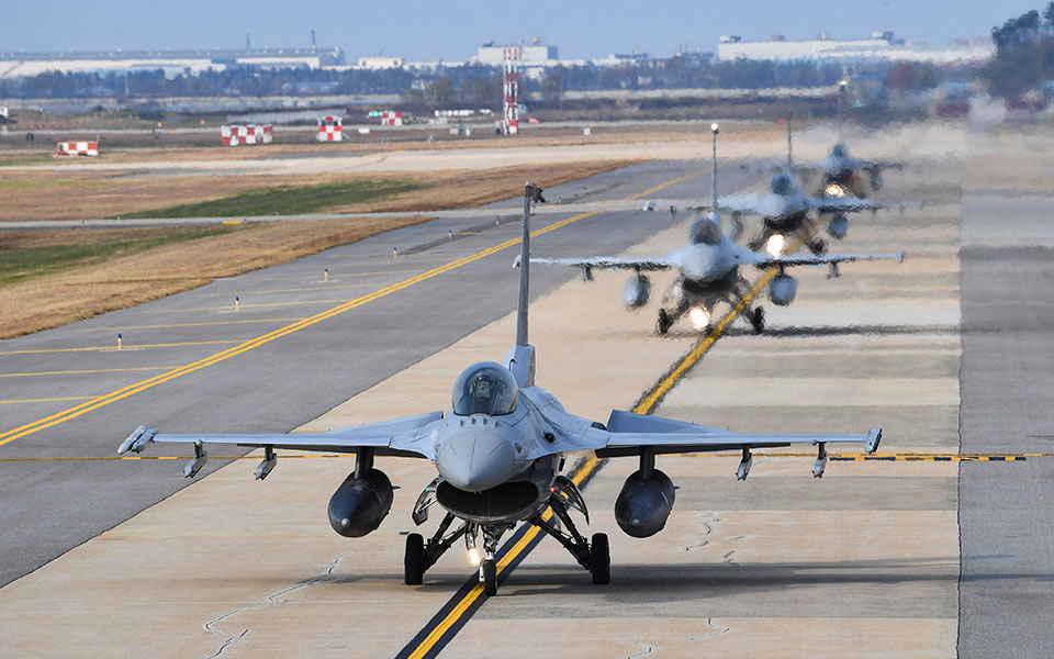 διαρκής-κλιμάκωση-στην-κορεατική-χερ-562122598