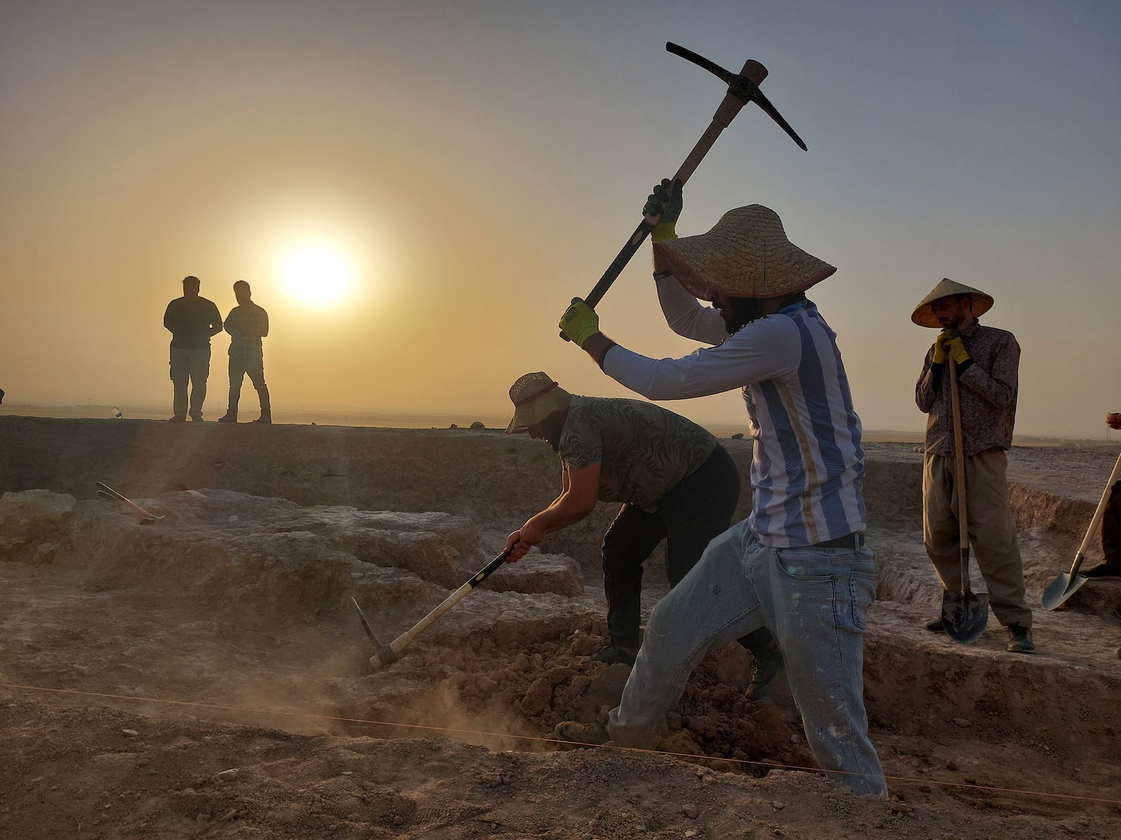 Οταν οι αρχαιολόγοι παίρνουν τα όπλα-3