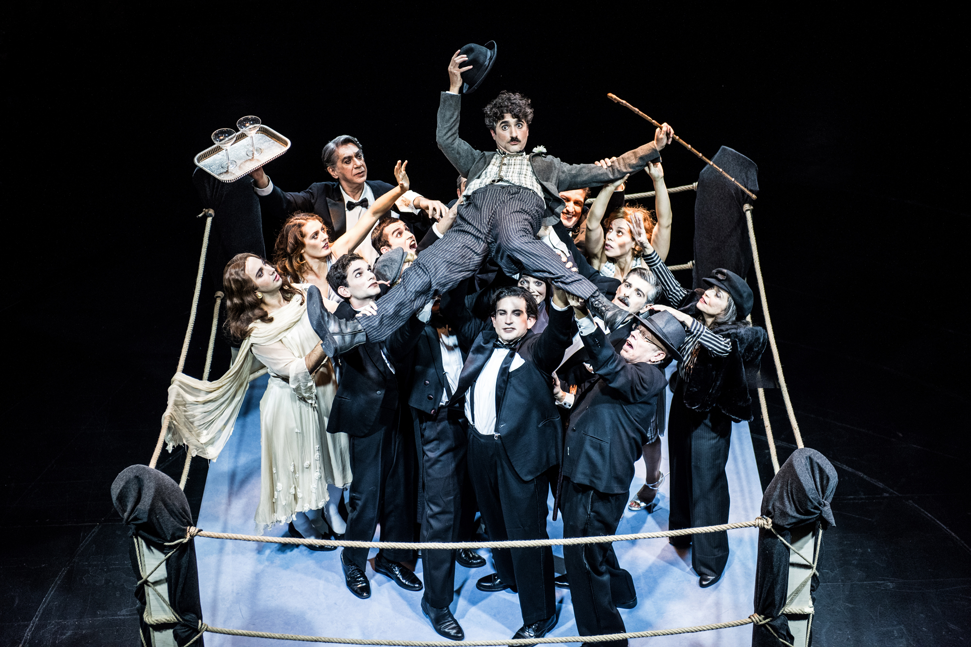 τα-φώτα-της-πόλης-η-μελωδία-της-συγκί-562141099