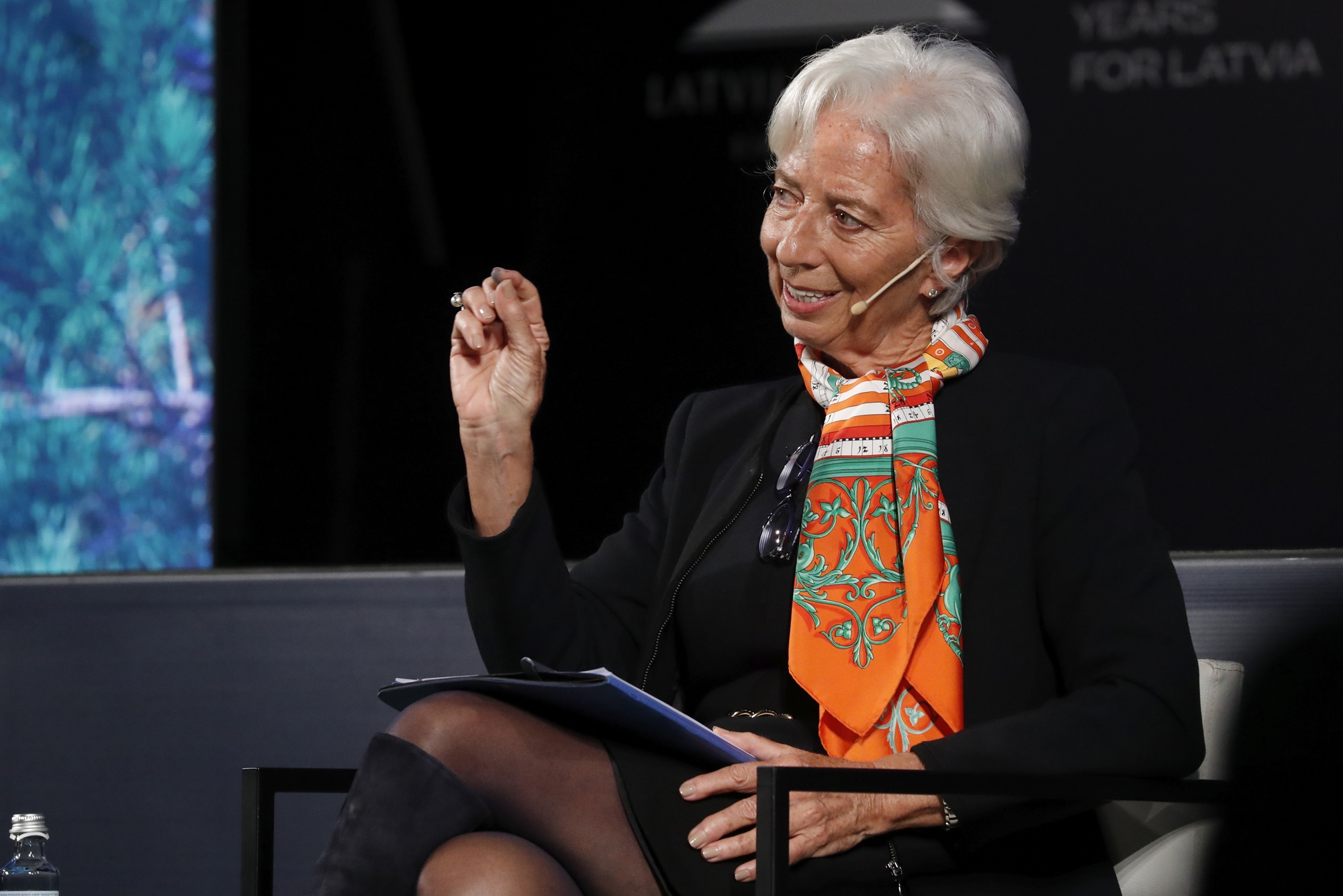 ηπια-ύφεση-στην-ευρωζώνη-βλέπει-η-λα-562122382