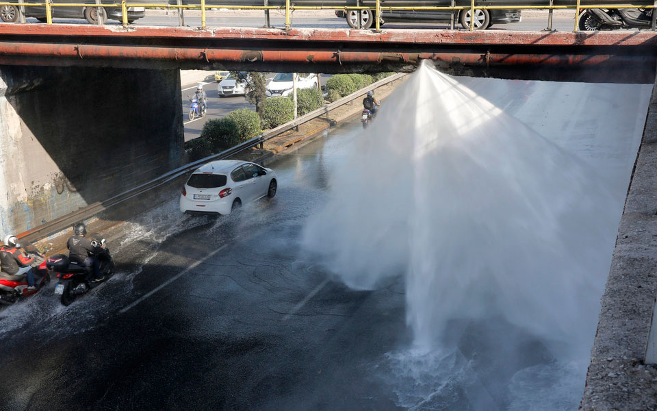 κίνηση-τώρα-μποτιλιάρισμα-χιλιομέτρ-562120957