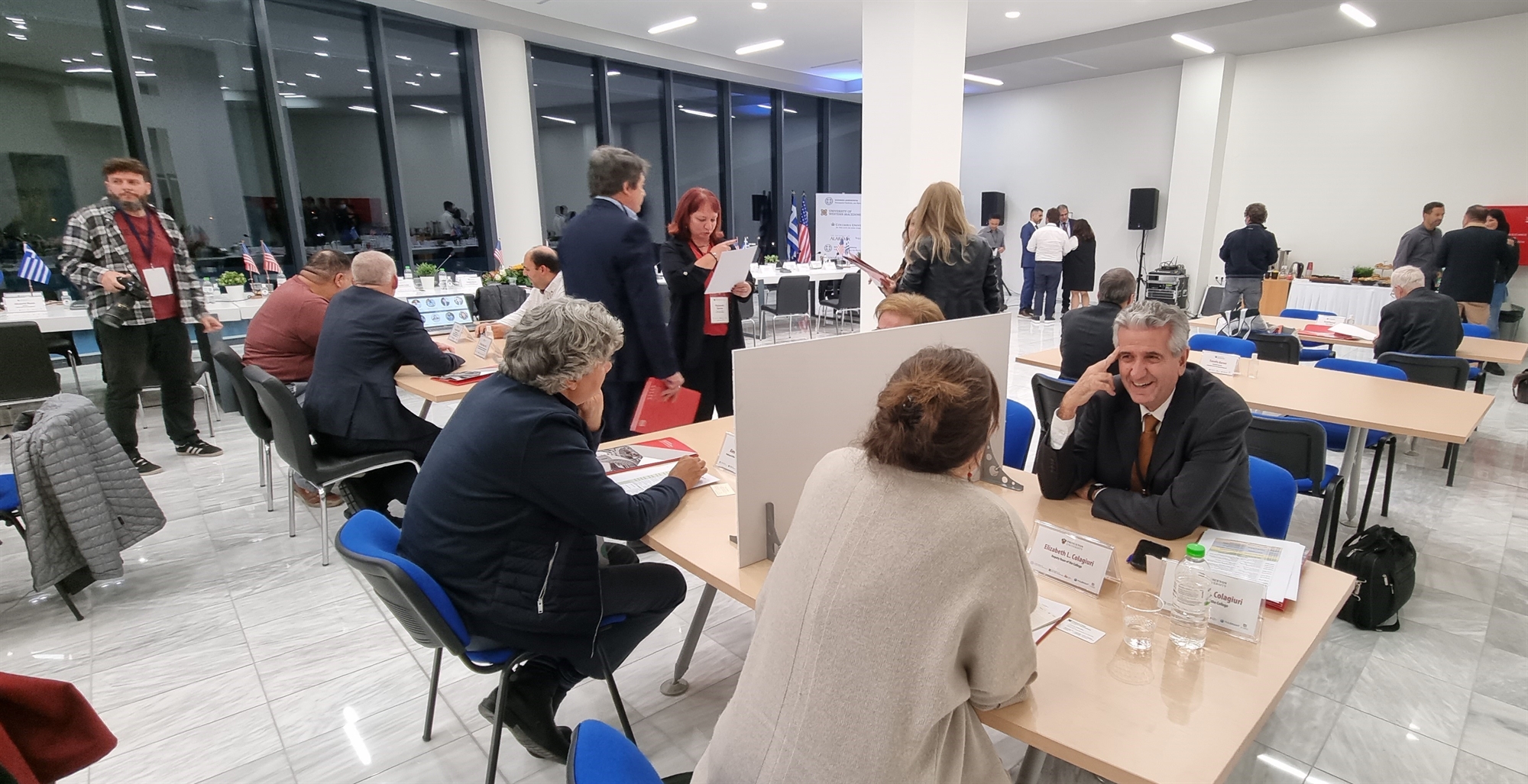 εκατό-συμφωνίες-με-αει-των-ηπα-562134049