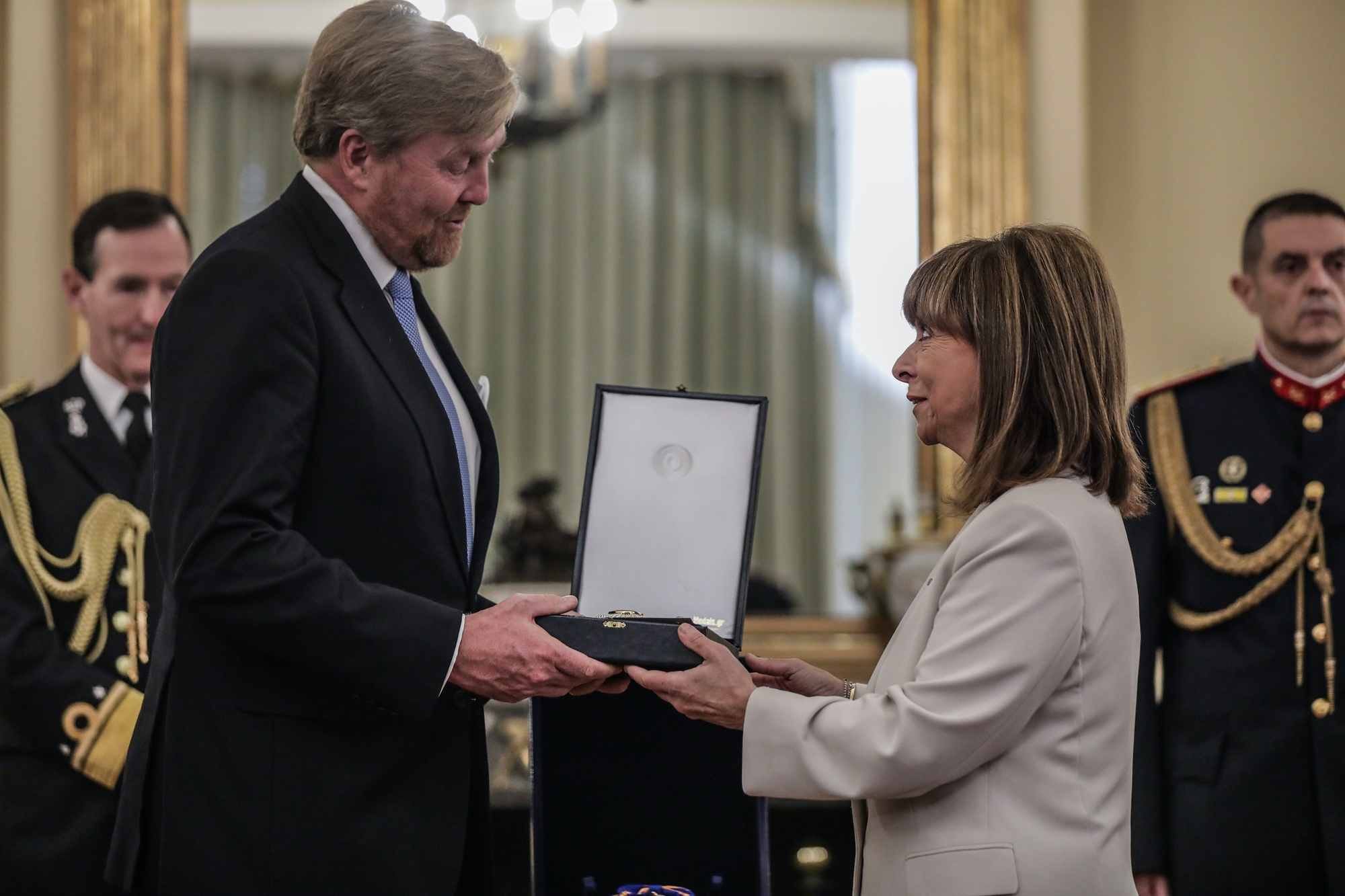 H Πρόεδρος της Δημοκρατίας υποδέχθηκε το ολλανδικό βασιλικό ζεύγος στην Αθήνα-1