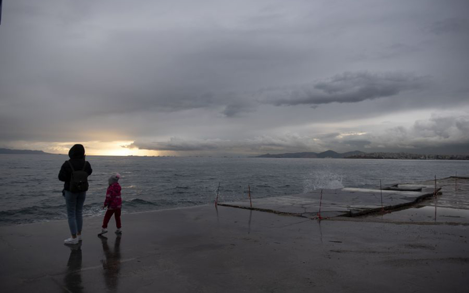 καιρός-πέφτει-η-θερμοκρασία-πού-αναμέ-562158097