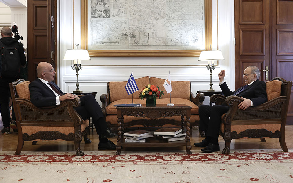 δένδιας-παράλογες-οι-τουρκικές-αξιώσ-562126699