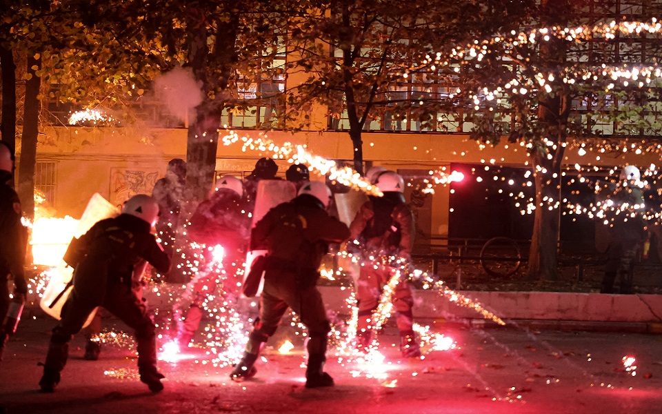 θεσσαλονίκη-5-συλλήψεις-και-87-προσαγωγ-562143412