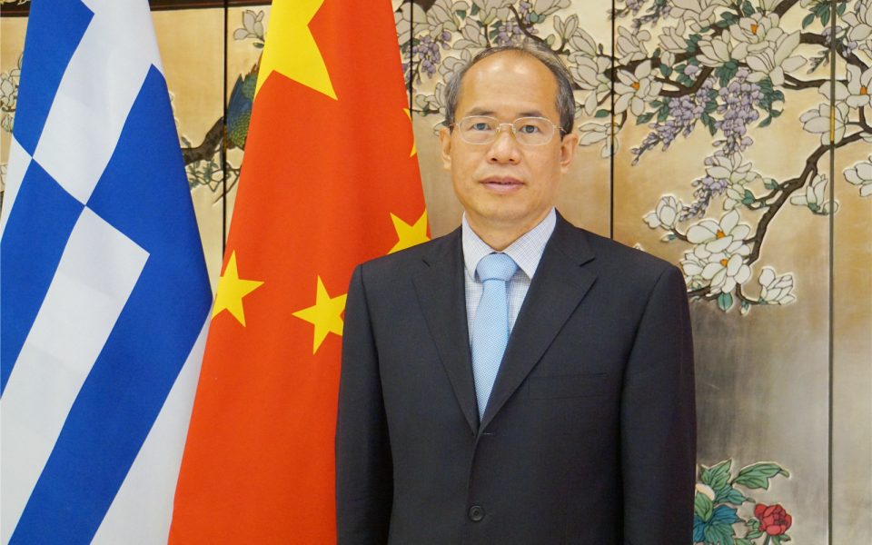 κινέζος-πρέσβης-μετριοπαθής-και-ορθο-562128637