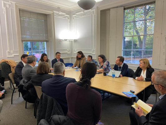 «Γέφυρες» συνεργασίας και με βρετανικά ΑΕΙ-3