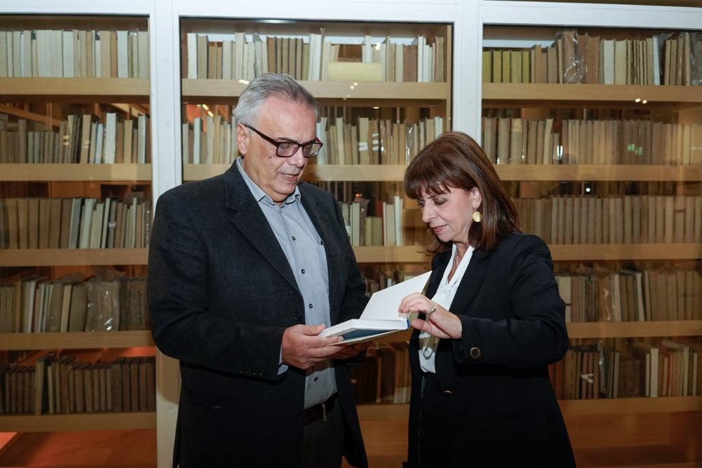 Οταν η ΠτΔ ανακάλυψε την τέχνη του γραφίστα Αγγελου Σπαχή-2