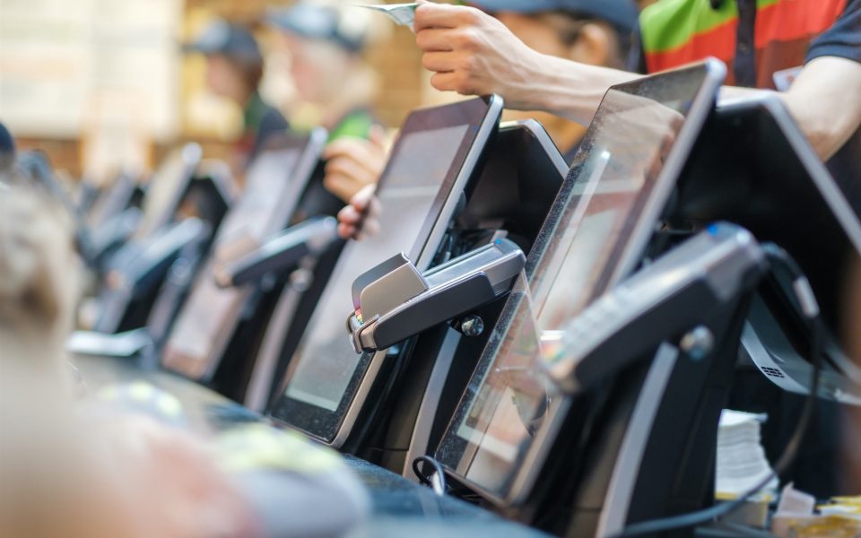 ποιοι-κλάδοι-βγάζουν-το-pos-από-την-πρίζα-562135201