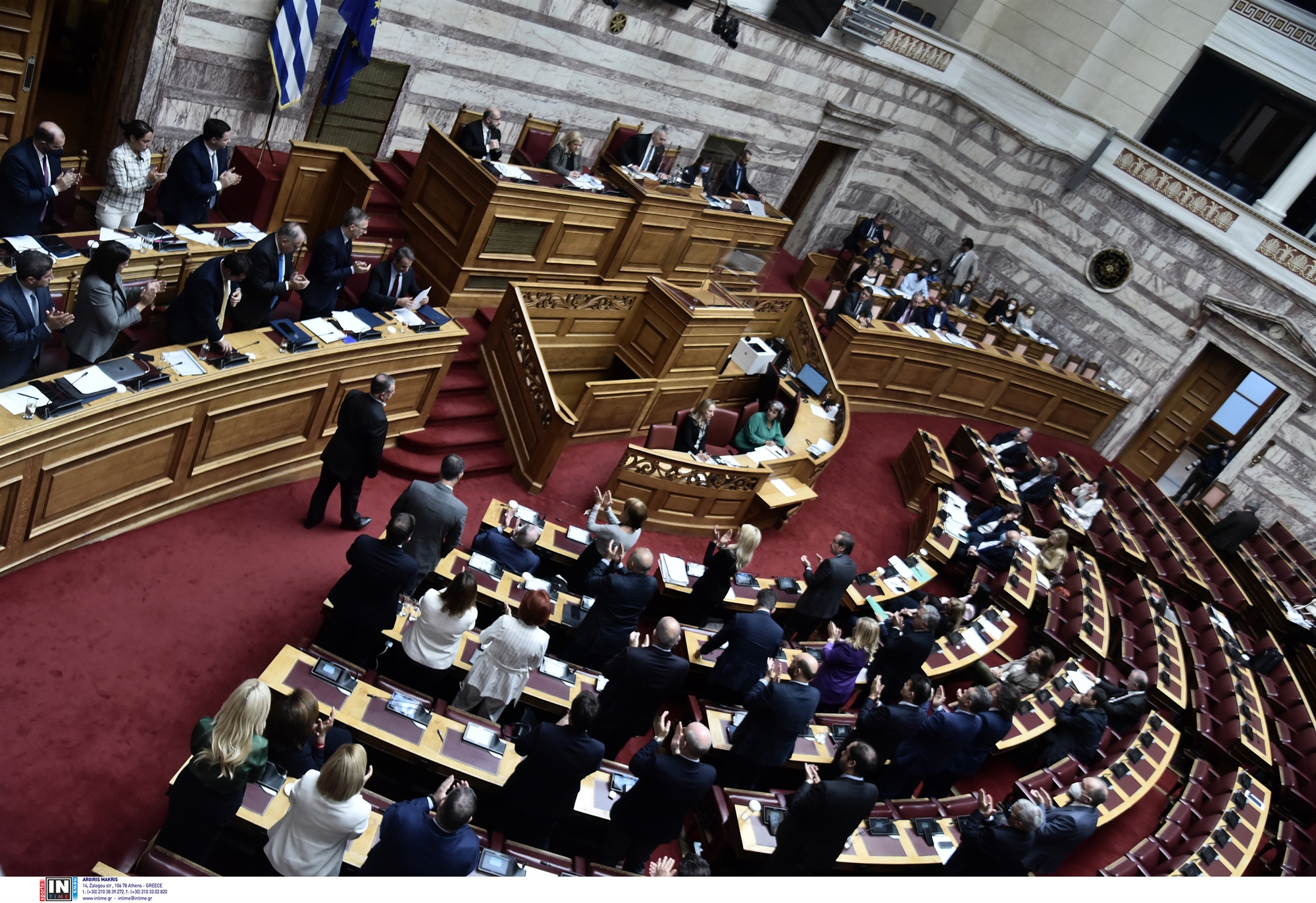 βουλή-από-νδ-και-πασοκ-ψηφίστηκε-το-ασφ-562138957